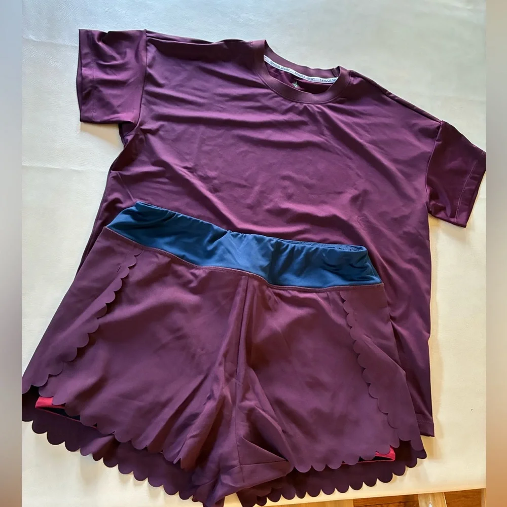 NWOT Tuckernuck Sport Set in Winetasting SzM - Picture 1 of 5